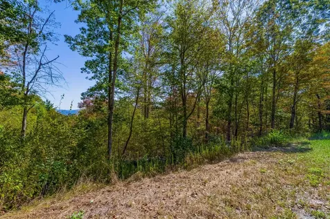 5268 Willard Road Hartford VT 05059