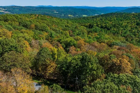 5268 Willard Road Hartford VT 05059