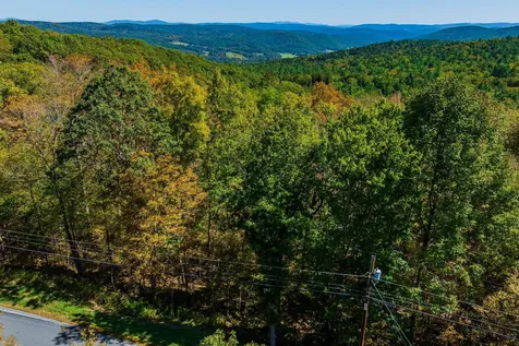 5268 Willard Road Hartford VT 05059