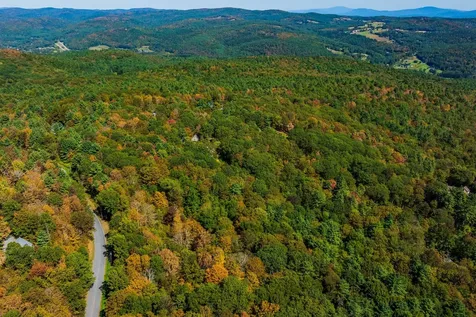 5268 Willard Road Hartford VT 05059