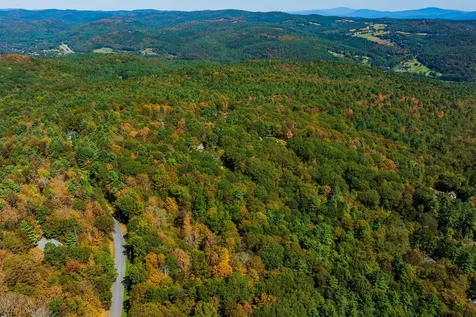 5268 Willard Road Hartford VT 05059