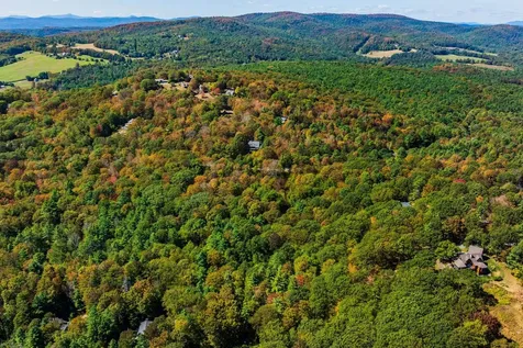 5268 Willard Road Hartford VT 05059