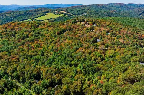 5268 Willard Road Hartford VT 05059