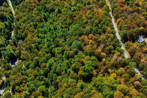 5268 Willard Road Hartford VT 05059