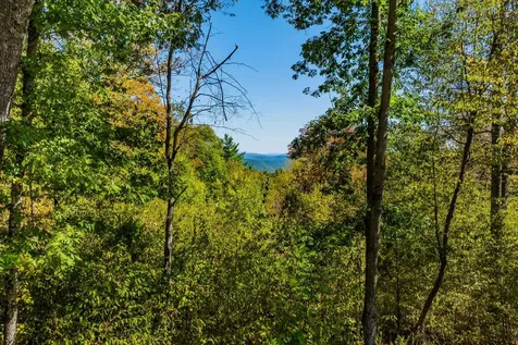 5268 Willard Road Hartford VT 05059