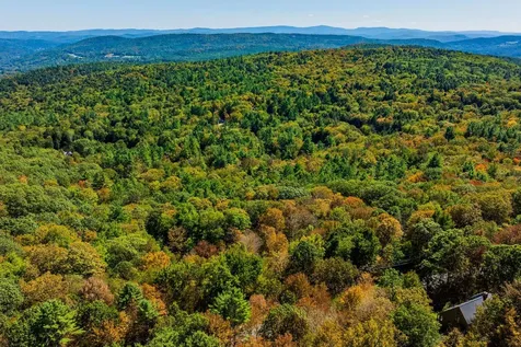 5268 Willard Road Hartford VT 05059