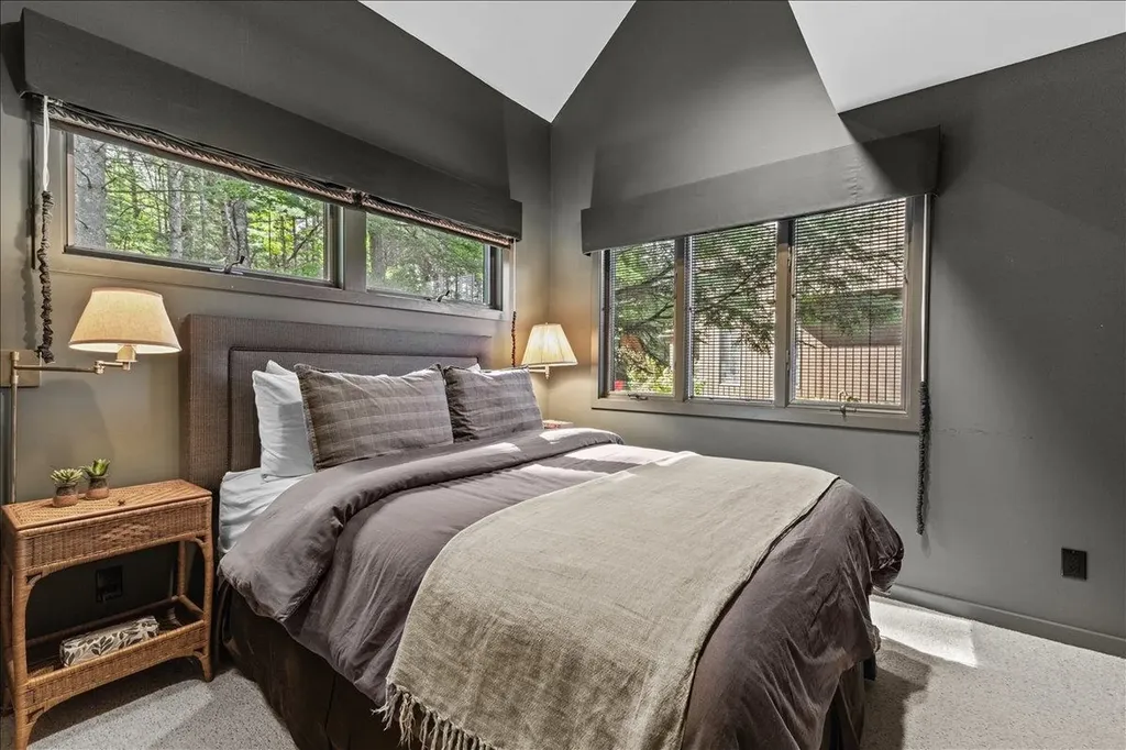 615 Field Road Stowe VT 05672