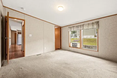 5 N Fuchsia Drive Rochester NH 03867