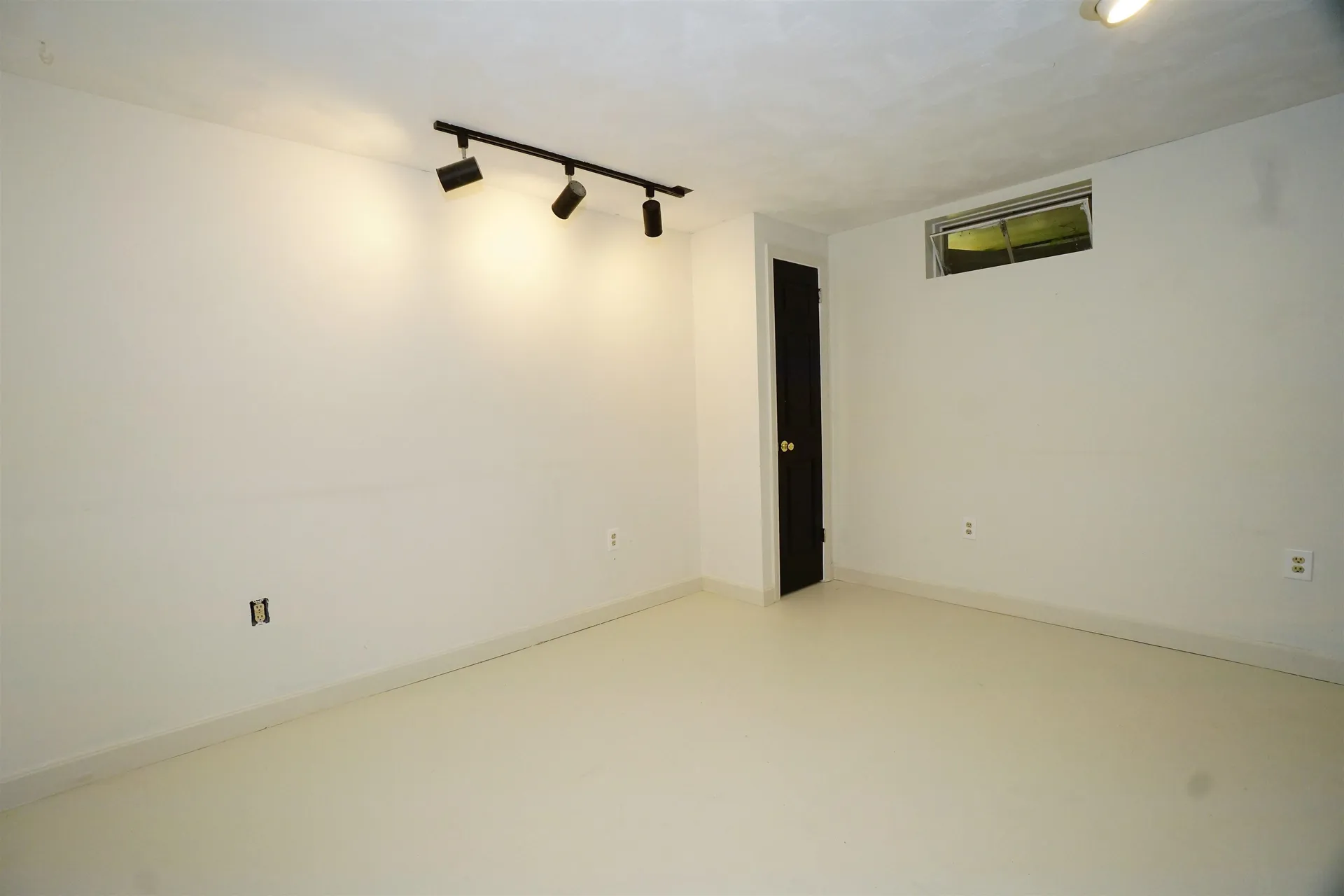 1306 Goffstown Road Manchester NH 03102