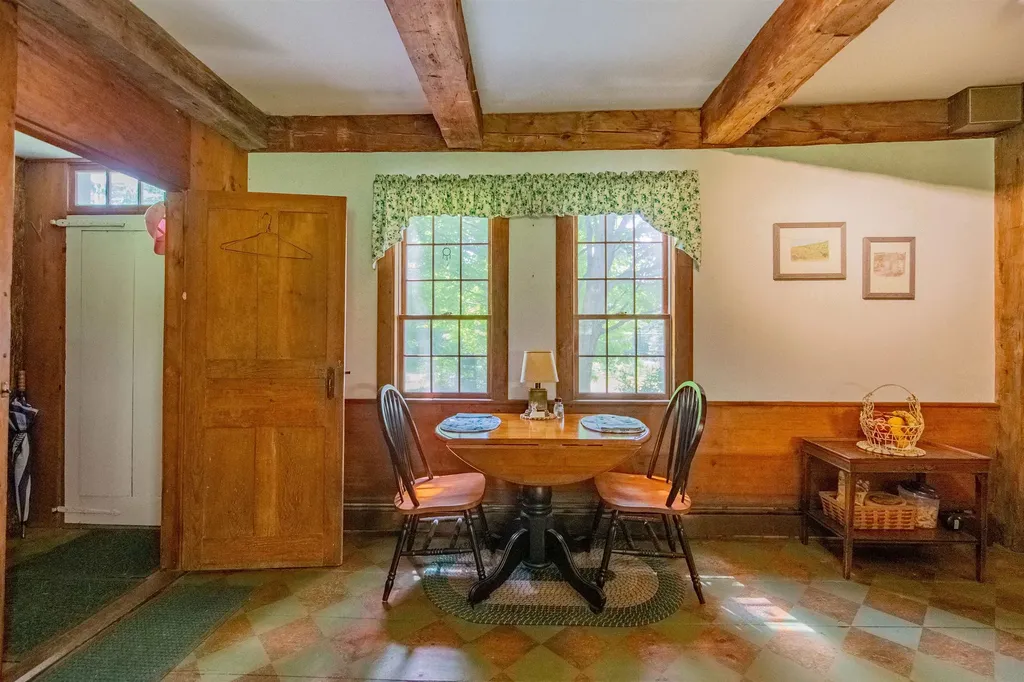 898 & 900 Bunker Hill Road Tamworth NH 03883