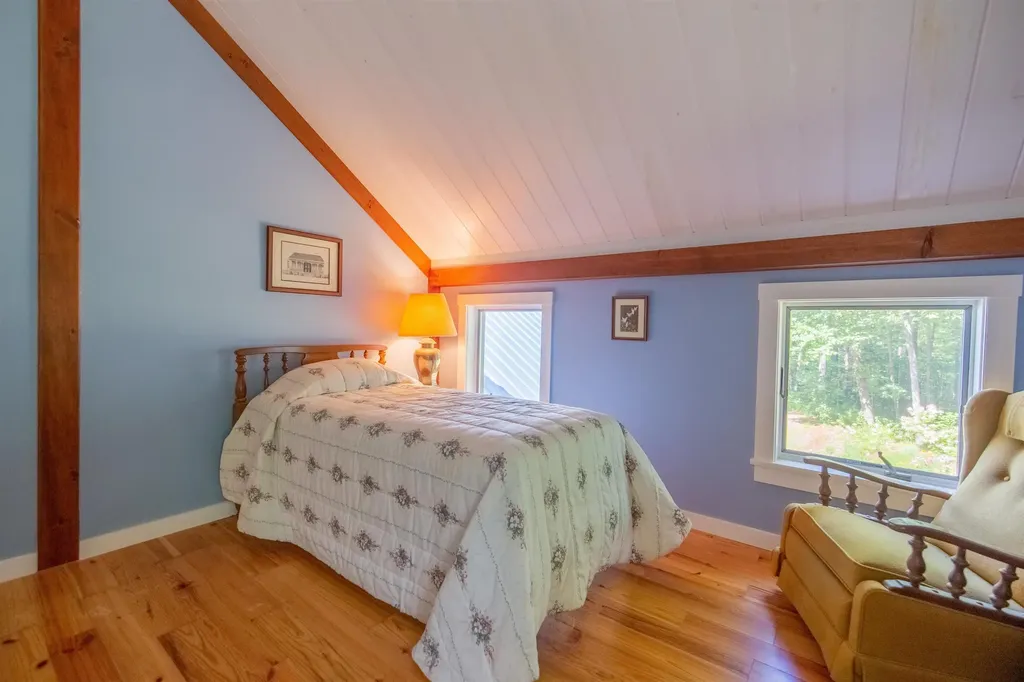 898 & 900 Bunker Hill Road Tamworth NH 03883