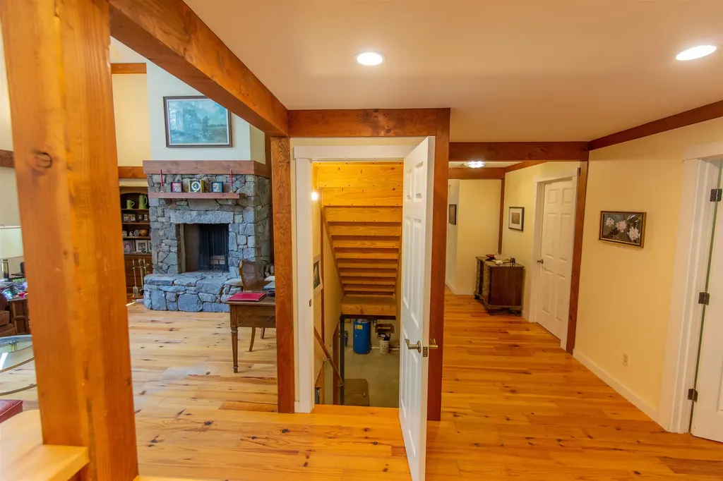 898 & 900 Bunker Hill Road Tamworth NH 03883