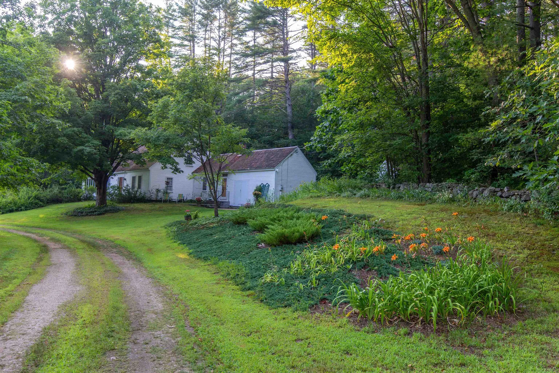 898 & 900 Bunker Hill Road Tamworth NH 03883