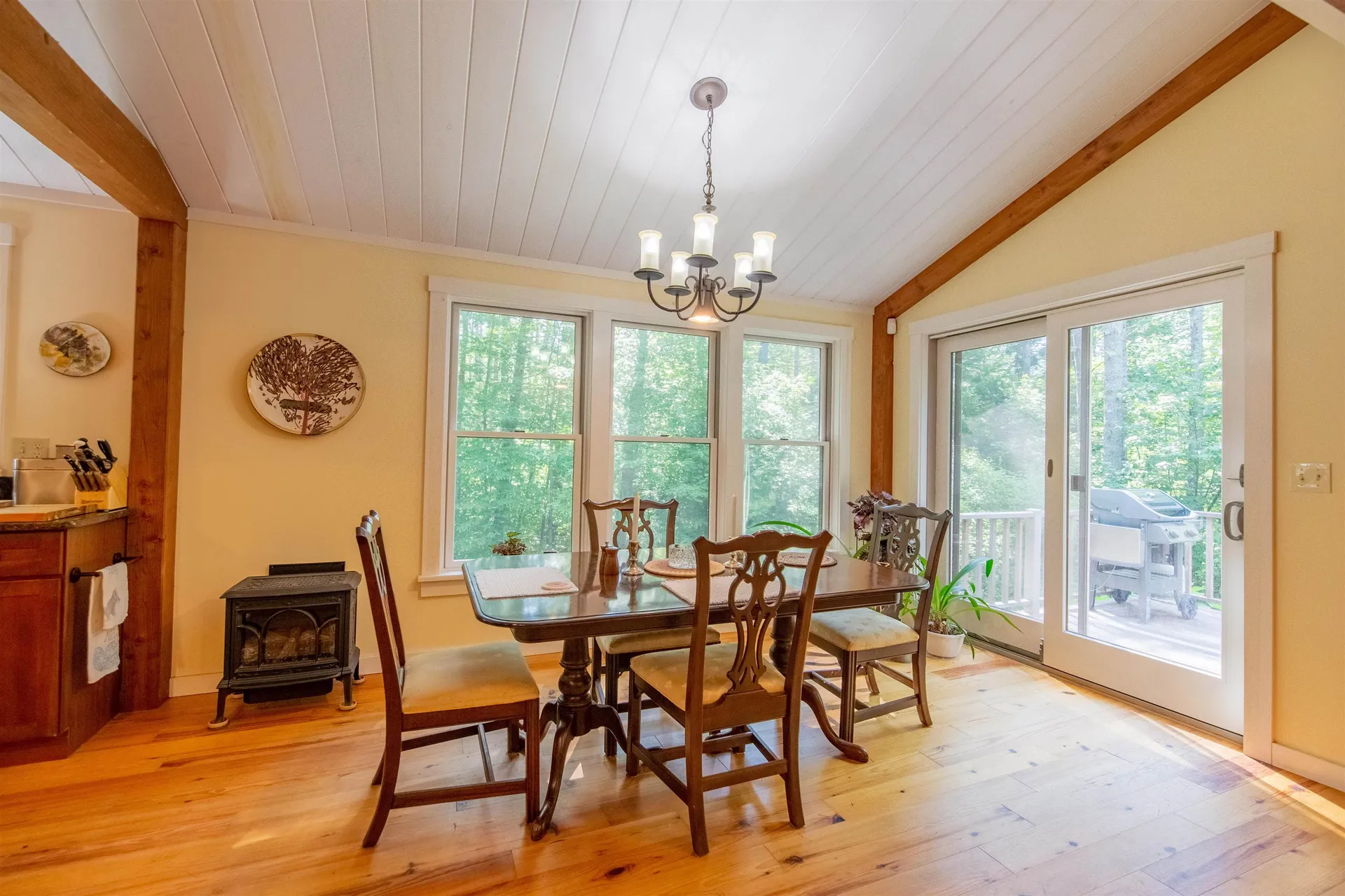 898 & 900 Bunker Hill Road Tamworth NH 03883