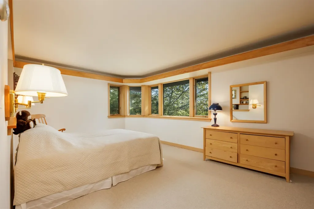 16 Summit Drive Grantham NH 03753