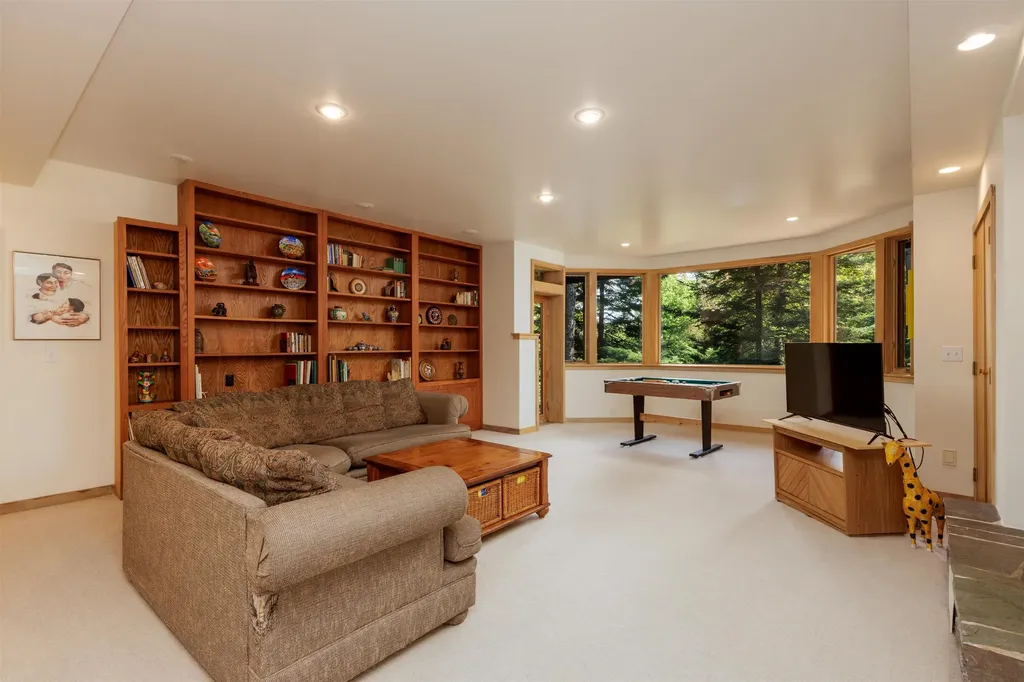 16 Summit Drive Grantham NH 03753