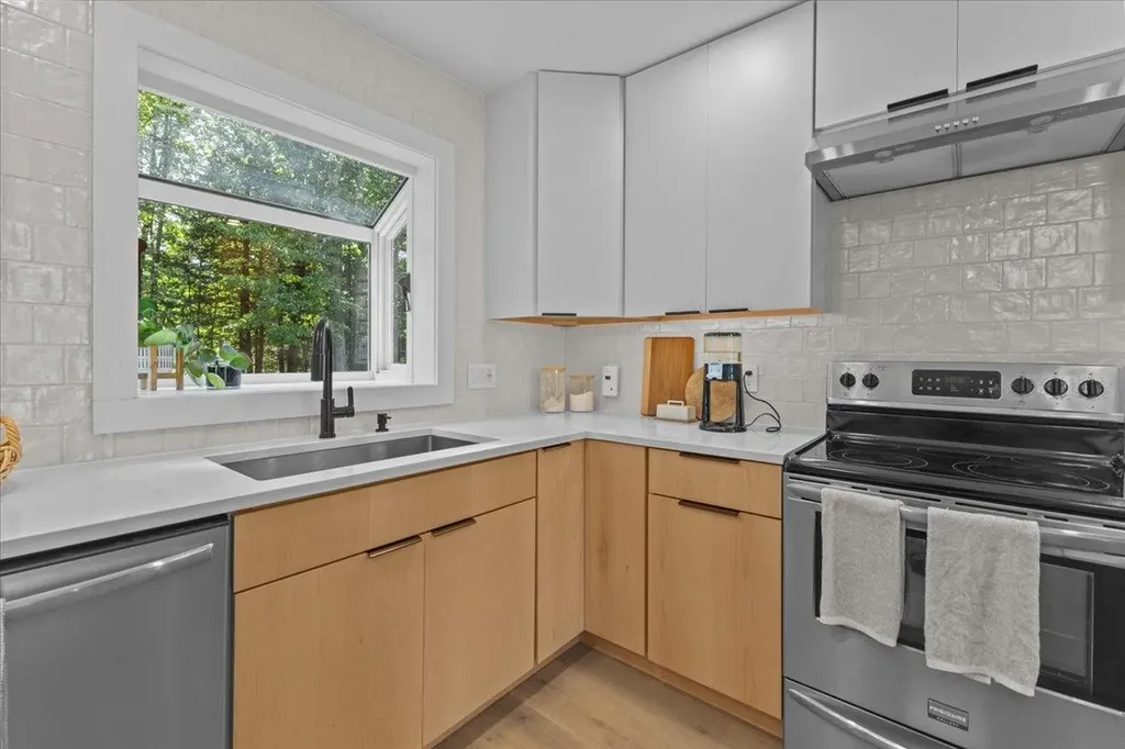65 Greenbriar Drive Essex VT 05452