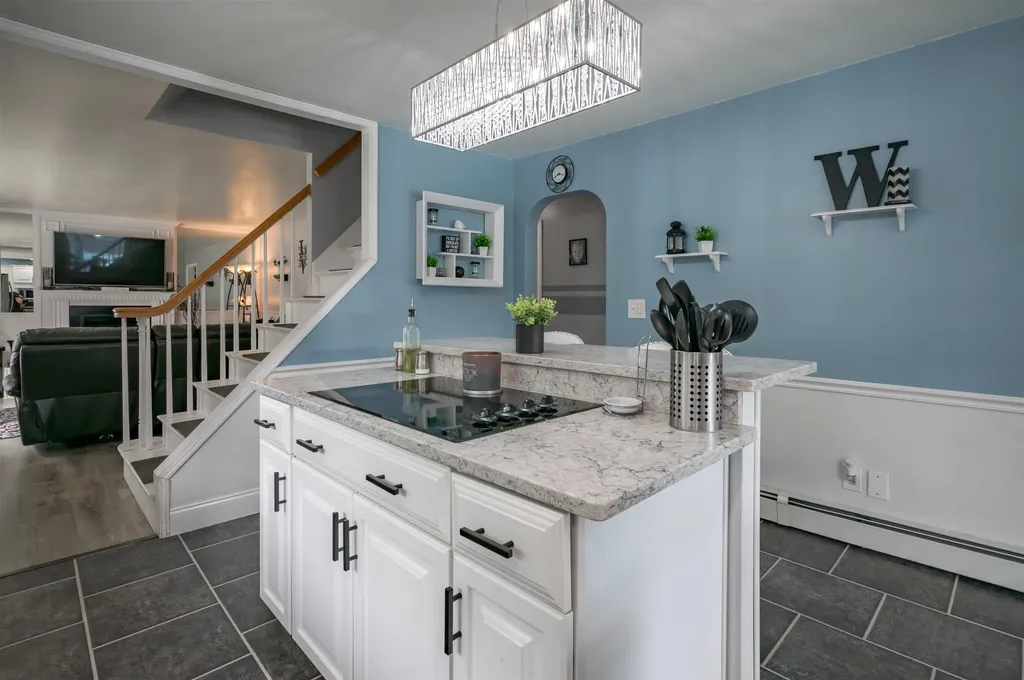 10 Glenwood Avenue Manchester NH 03102