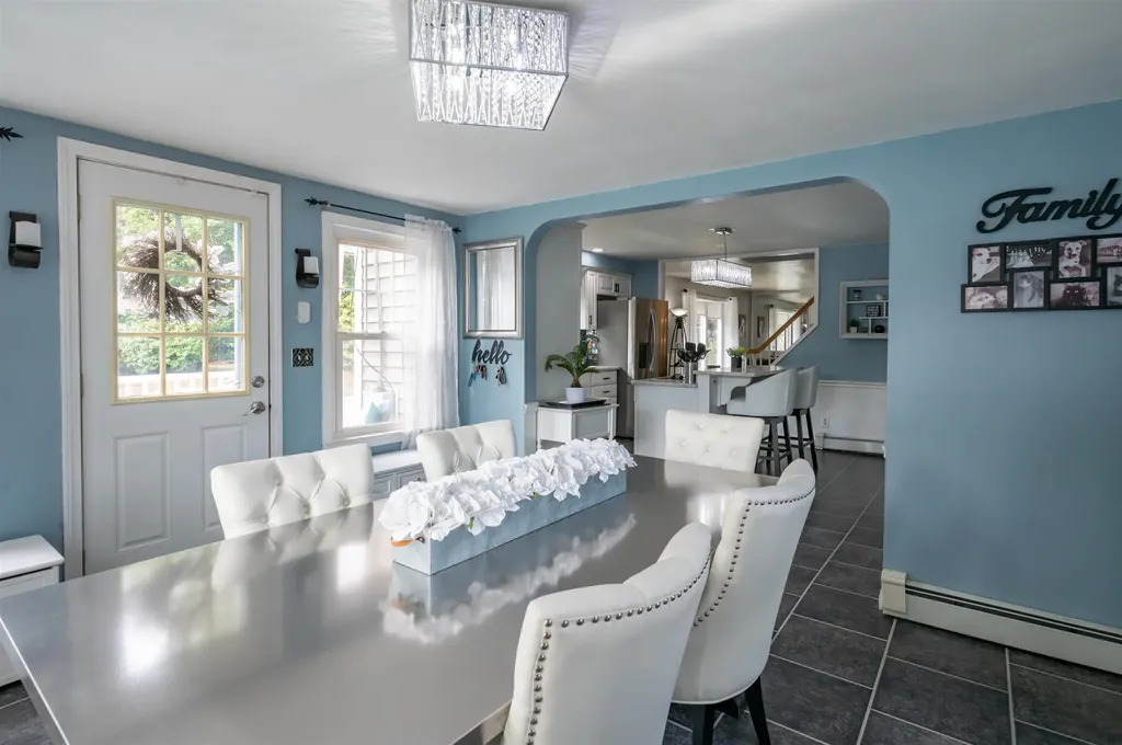 10 Glenwood Avenue Manchester NH 03102