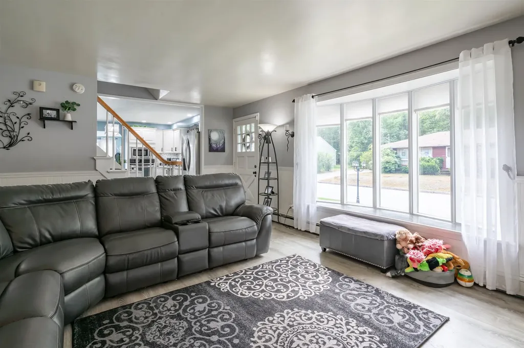 10 Glenwood Avenue Manchester NH 03102