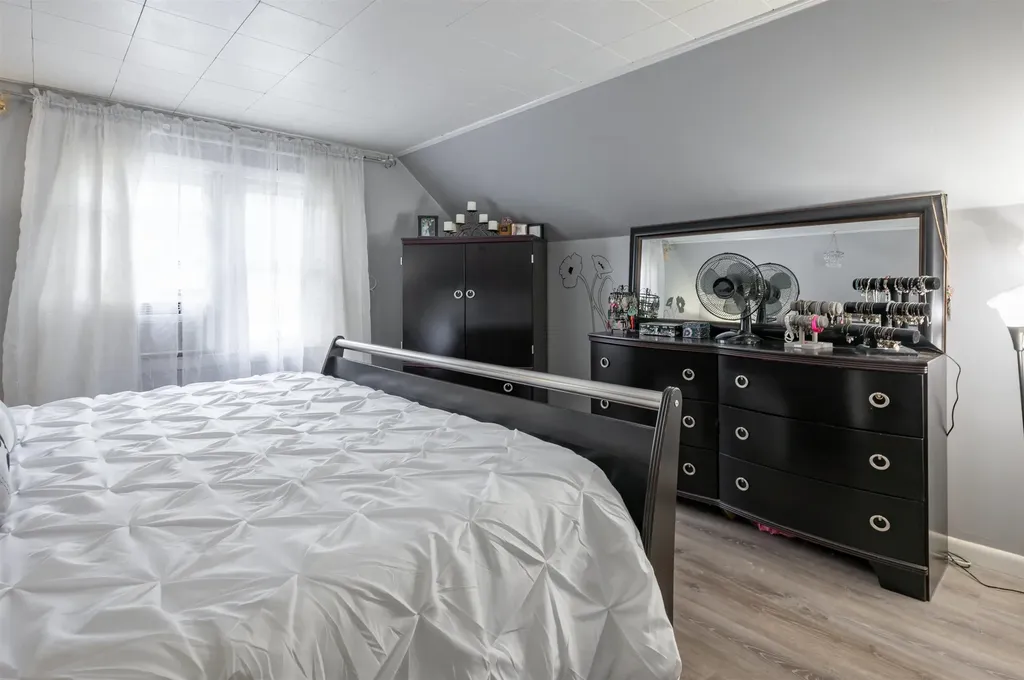 10 Glenwood Avenue Manchester NH 03102