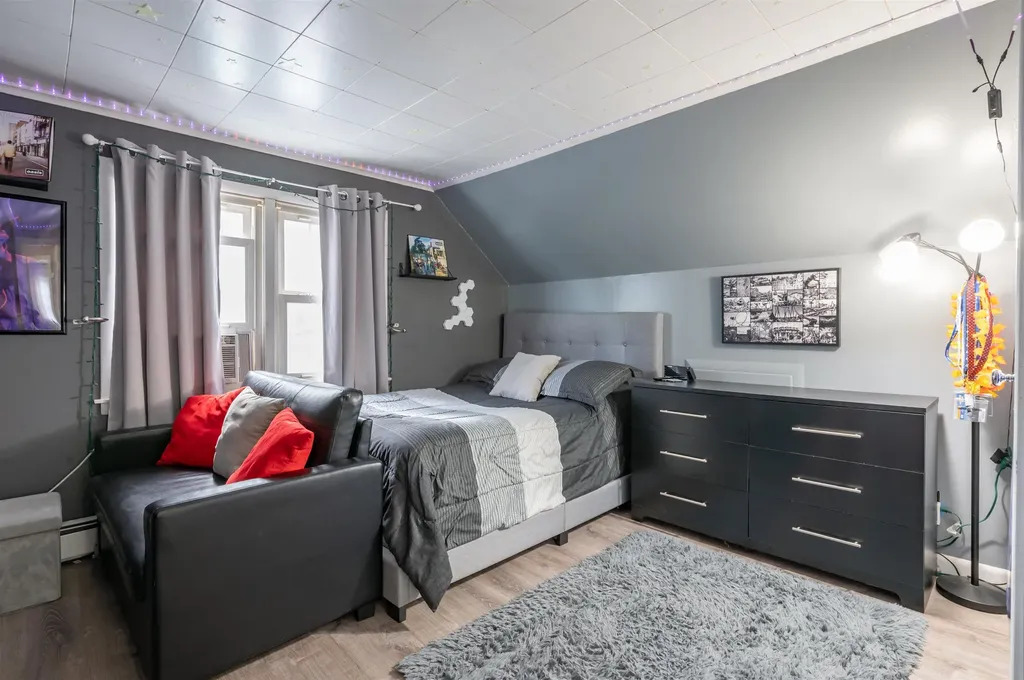 10 Glenwood Avenue Manchester NH 03102