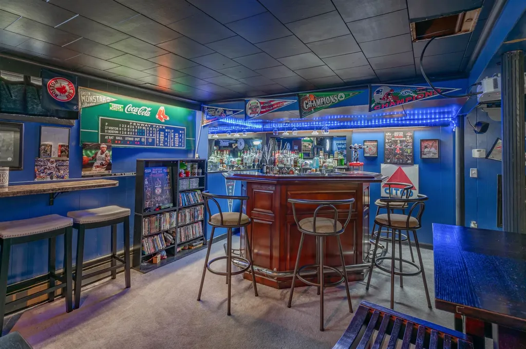 10 Glenwood Avenue Manchester NH 03102