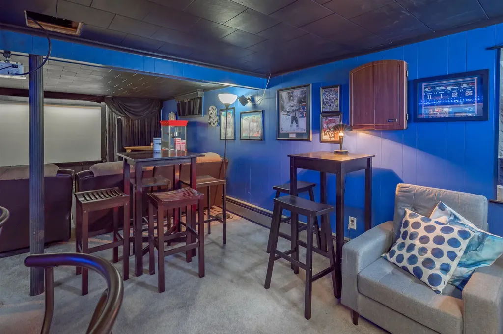 10 Glenwood Avenue Manchester NH 03102