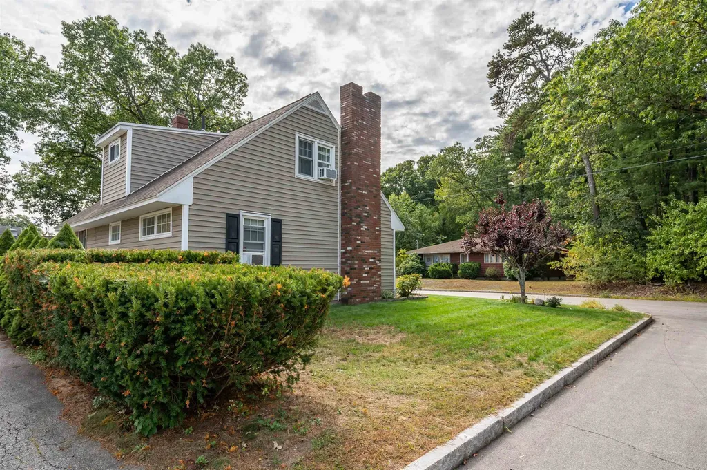 10 Glenwood Avenue Manchester NH 03102