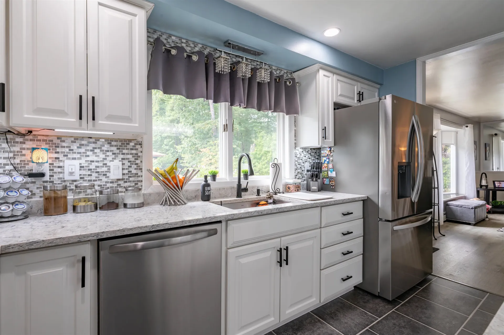 10 Glenwood Avenue Manchester NH 03102