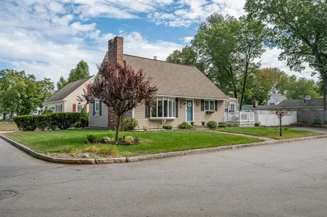 10 Glenwood Avenue Manchester NH 03102