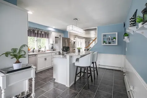 10 Glenwood Avenue Manchester NH 03102