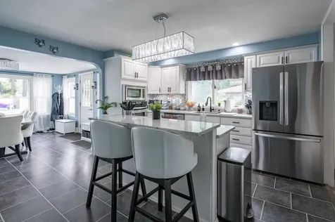 10 Glenwood Avenue Manchester NH 03102