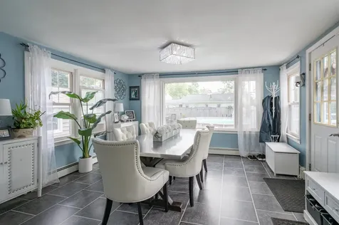 10 Glenwood Avenue Manchester NH 03102