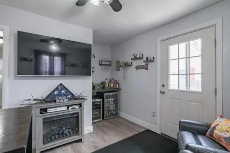 10 Glenwood Avenue Manchester NH 03102