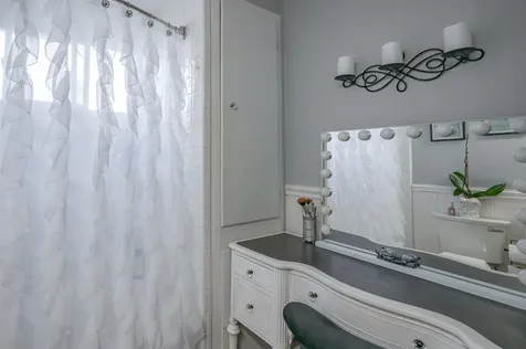 10 Glenwood Avenue Manchester NH 03102