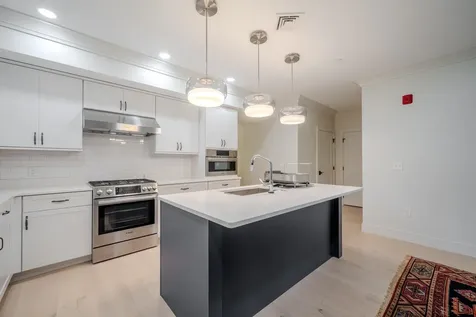 10 Sally Sweets Way Salem NH 03079