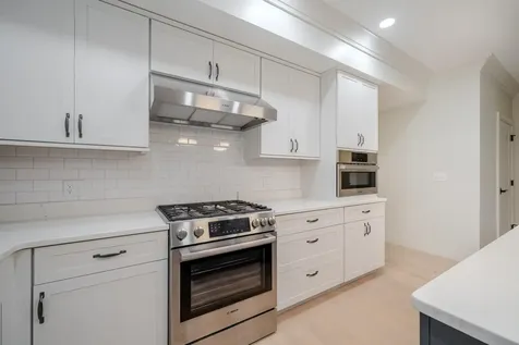 10 Sally Sweets Way Salem NH 03079