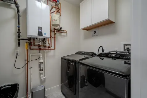 10 Sally Sweets Way Salem NH 03079