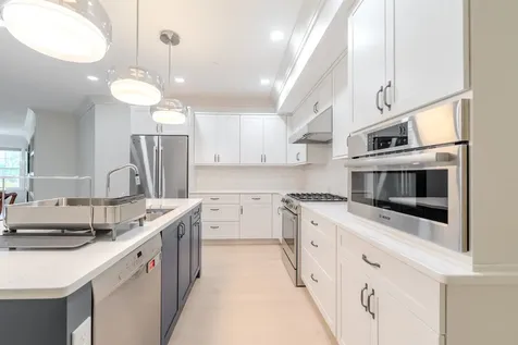 10 Sally Sweets Way Salem NH 03079