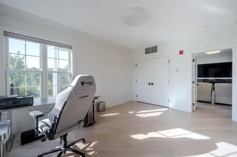 10 Sally Sweets Way Salem NH 03079