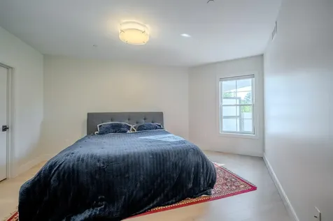 10 Sally Sweets Way Salem NH 03079