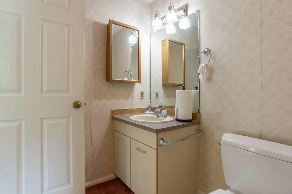 319 Fox Run Road Hudson NH 03051