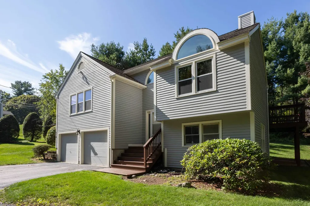 319 Fox Run Road Hudson NH 03051