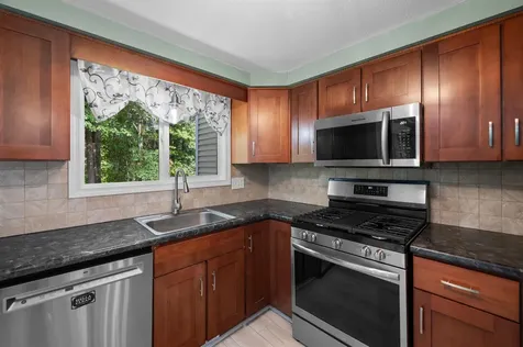 4 Pine Meadows Drive Exeter NH 03833