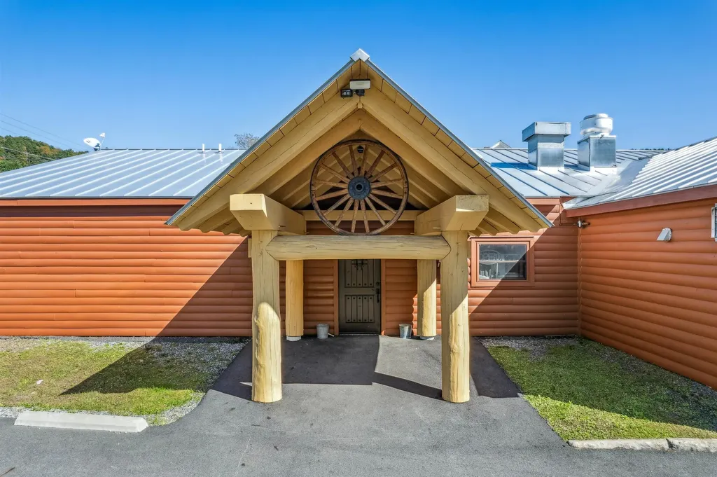 1 Maple Avenue Chelsea VT 05038