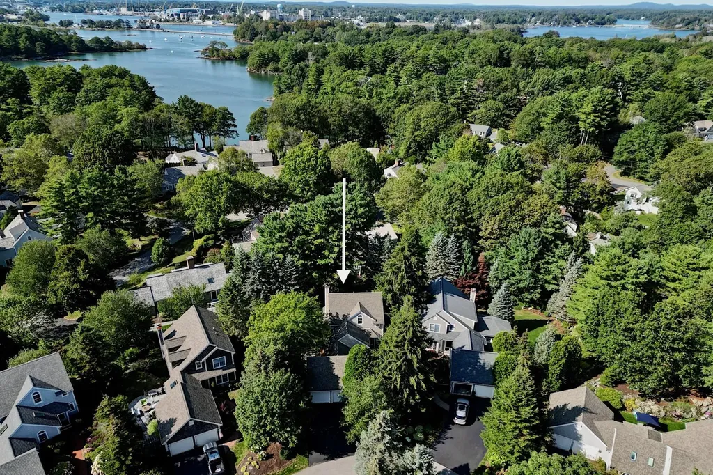 57 Old Bay Road New Castle NH 03854