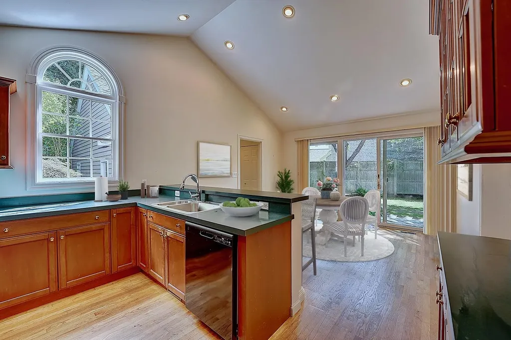 57 Old Bay Road New Castle NH 03854