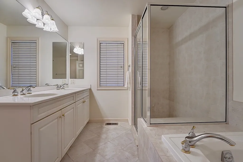 57 Old Bay Road New Castle NH 03854