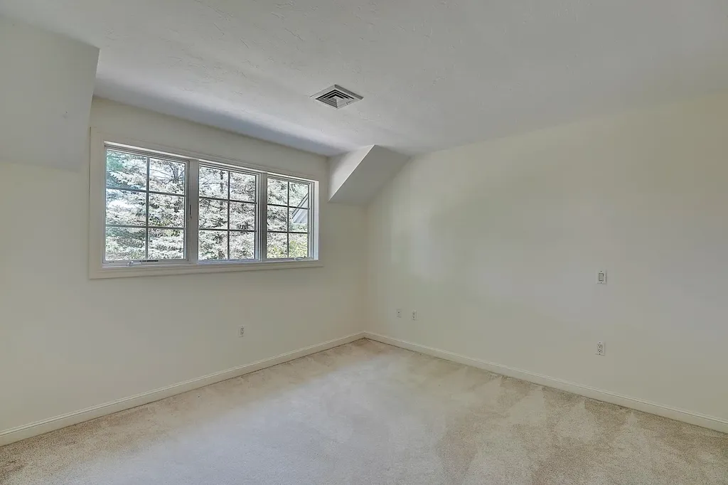 57 Old Bay Road New Castle NH 03854